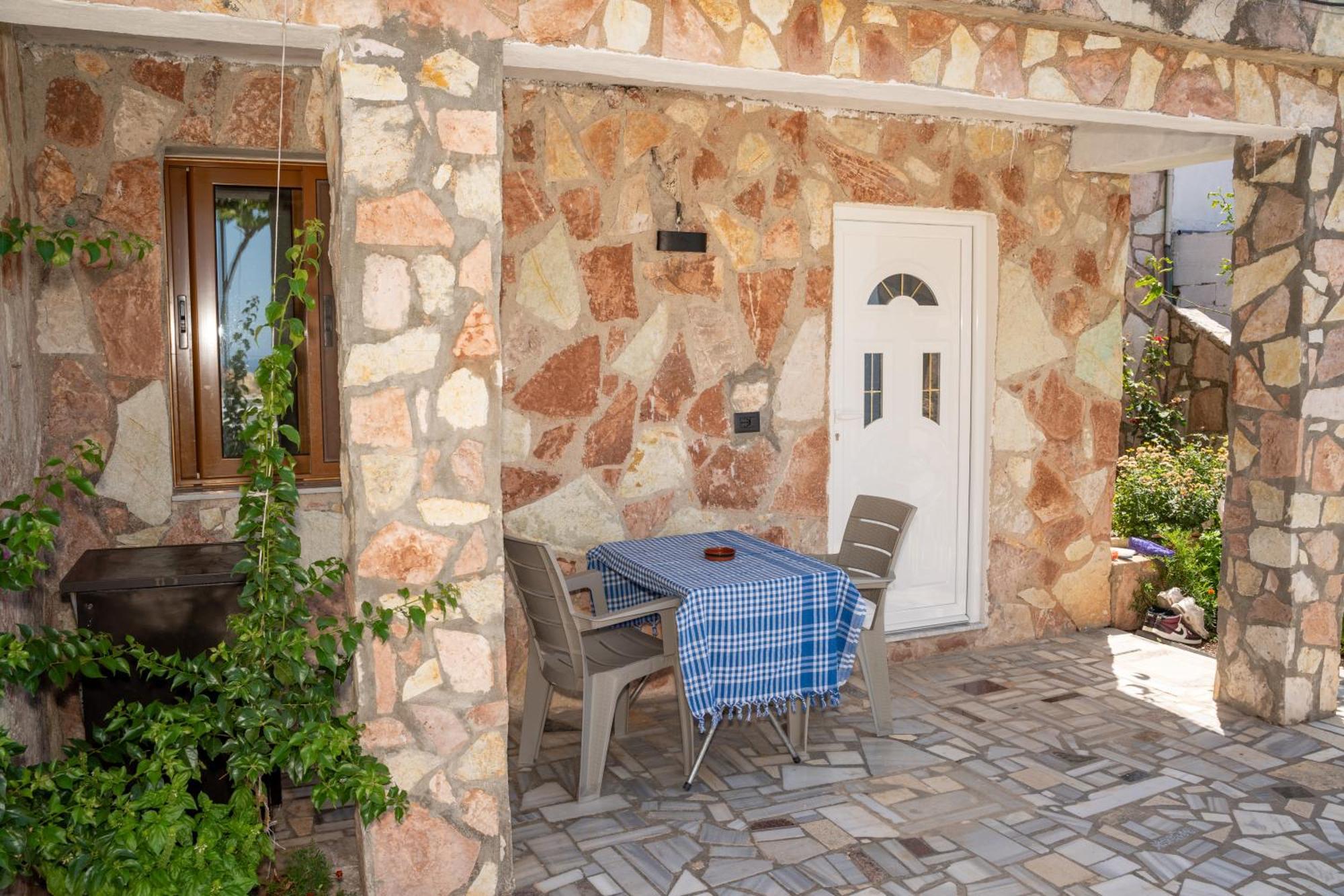 Laa Melossa Sarandë Exteriér fotografie